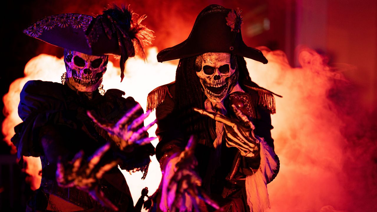 Halloween Store -Halloween Store FL Haunted Nights Orlando 0808 1